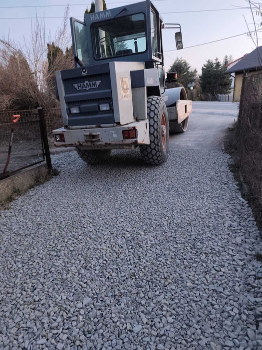 Prace ziemne koparka 5t