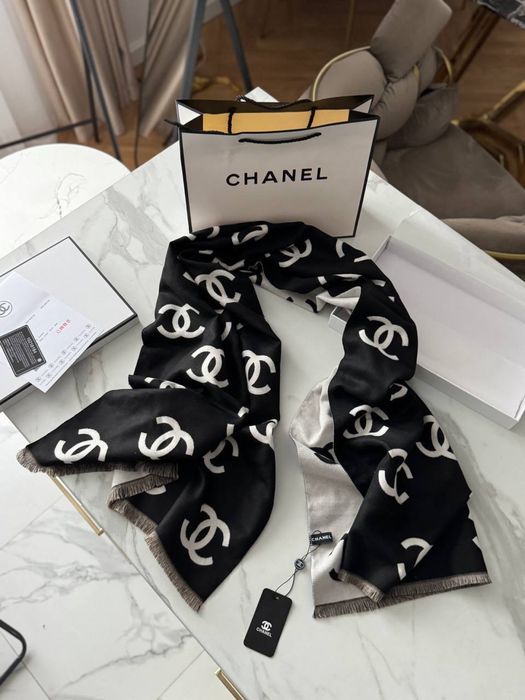 Шарф в стилі  Chanel