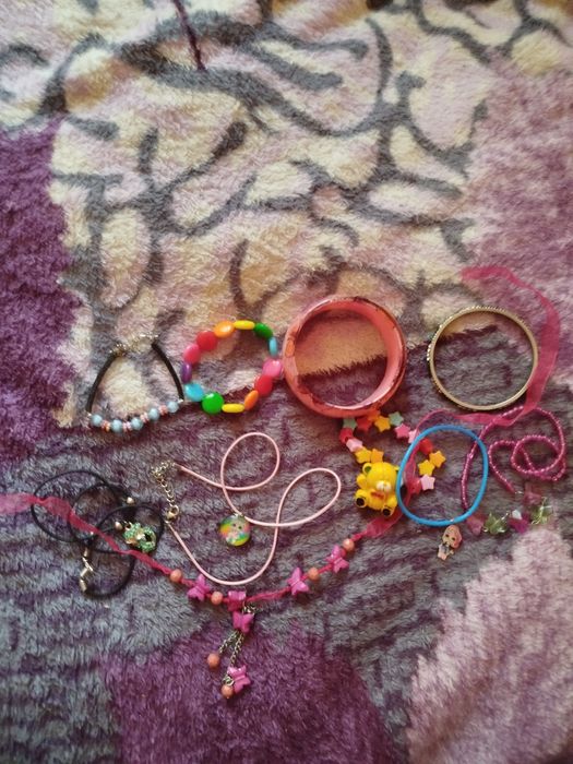 Лот дитячих прикраси