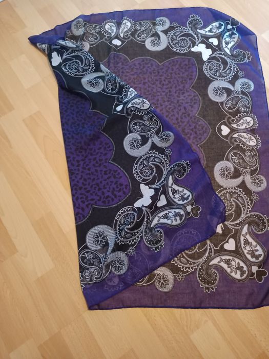 Damska chusta z wzorem