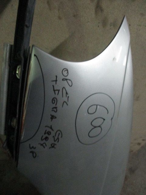 Guarda-lamas esquerdo OPEL Tigra (75_)