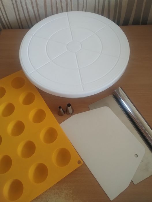 Поворотный столик для торта 28 см+ подарки