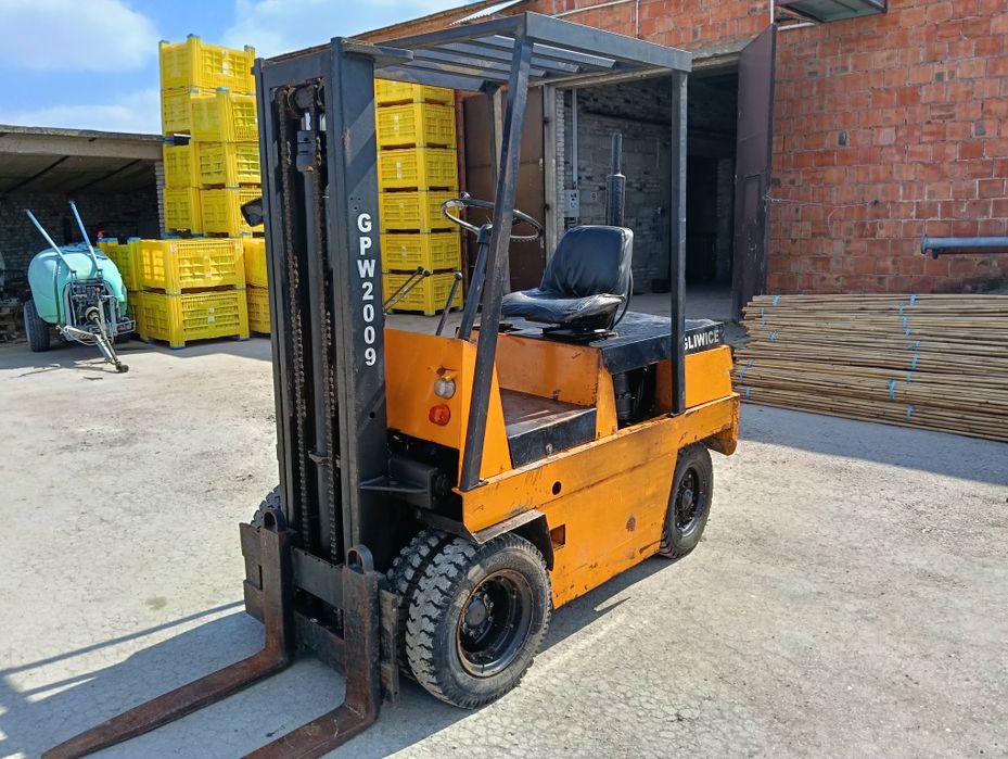 Wózek widłowy GPW 2009