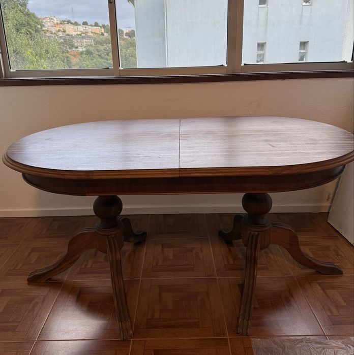 Mesa de jantar 4 a 6 lugares