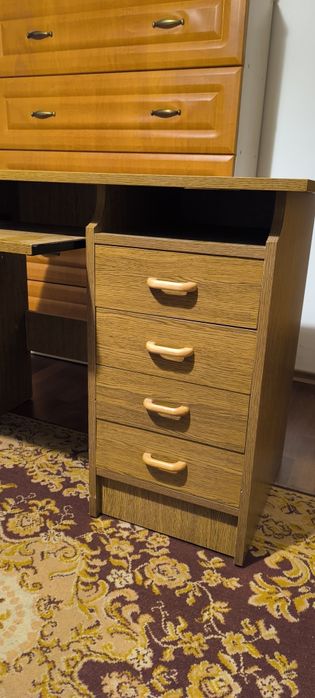 Sprzedam biurko solidne