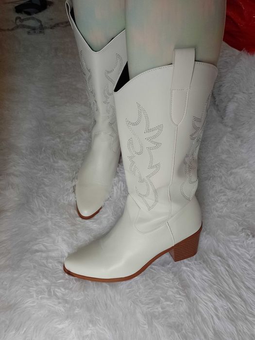 (41/42) Białe, haftowane Kozaki kowbojki, NOWE