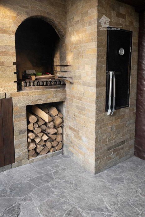 Київ. Будинок 250 кв. Теплий басейн, сауна, генератор.