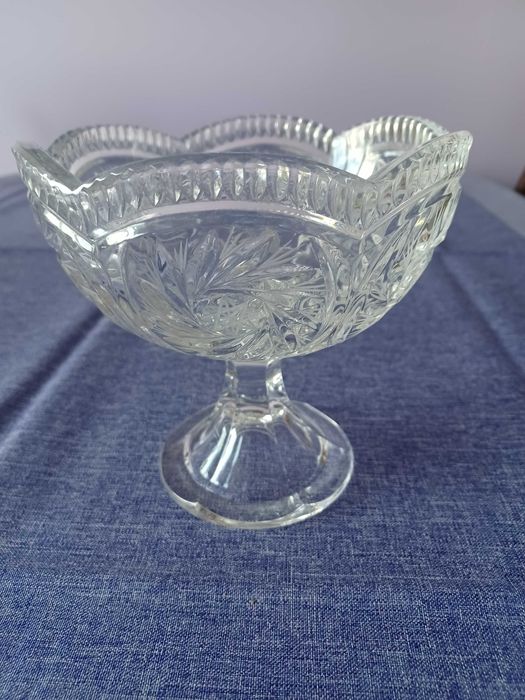 Okazała kryształowa bomboniera