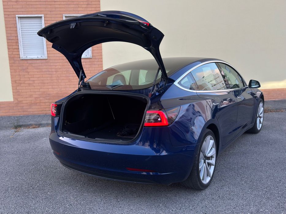 Tesla Model 3 Standard Range, Cx. A., 325cv