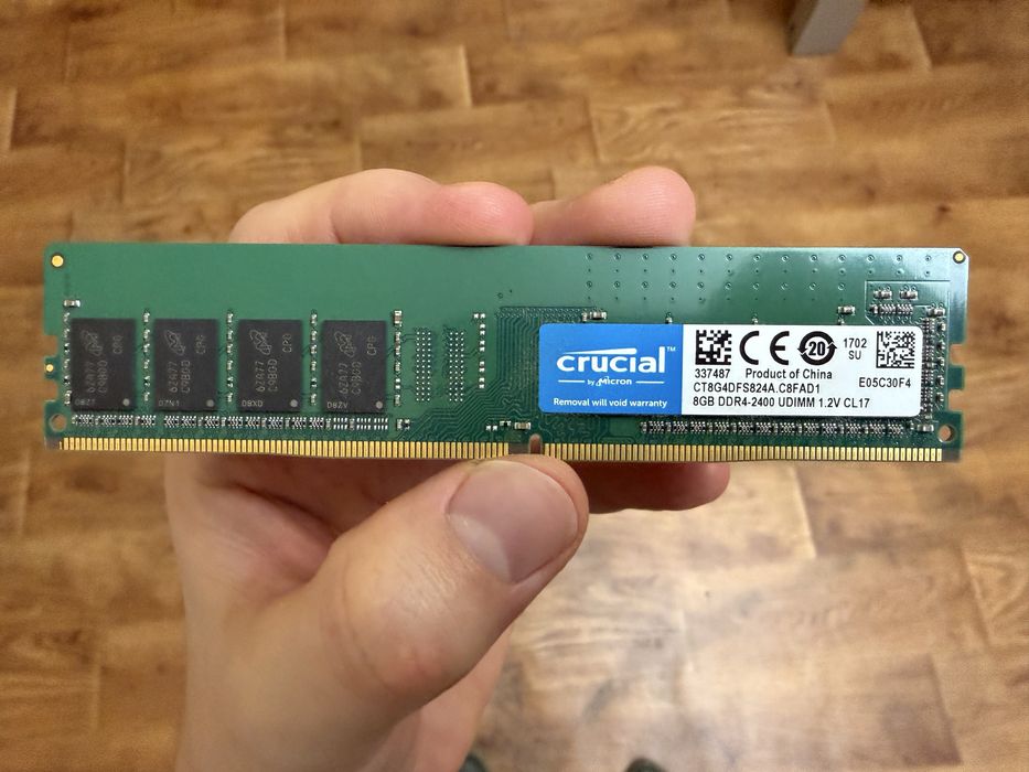 Оперативна память DDR4-2400 8Гб