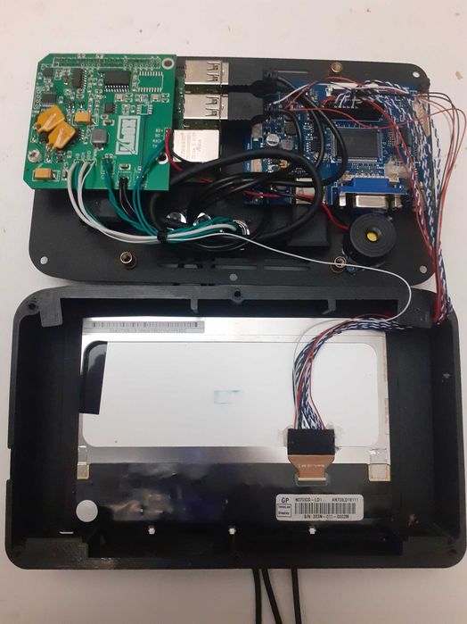 Пк Raspberry Pi 4 Model B. дисплей в корпусе.