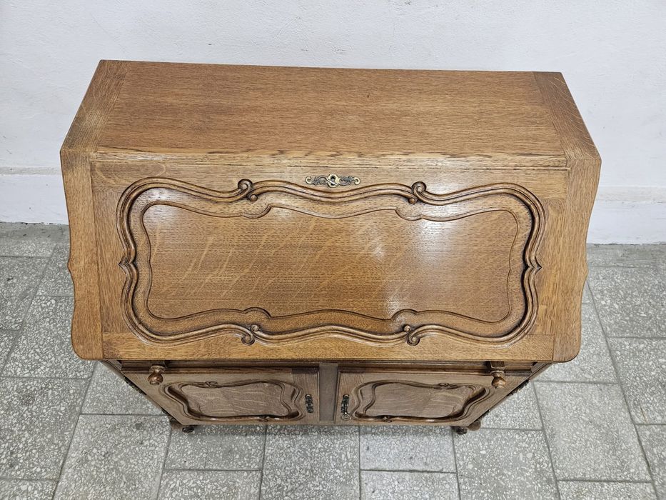 Ładny francuski sekretarzyk ludwikowski /