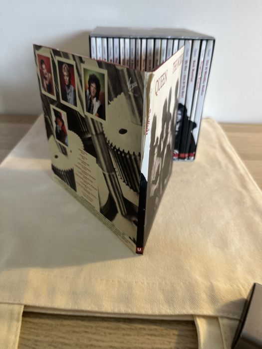 Coleção QUEEN 21 CD's [The Queen Collection] Completa