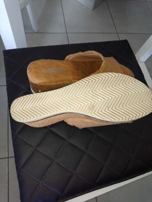 Buty damskie na koturnie