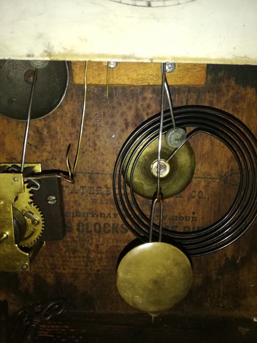 Relógio antigo capela