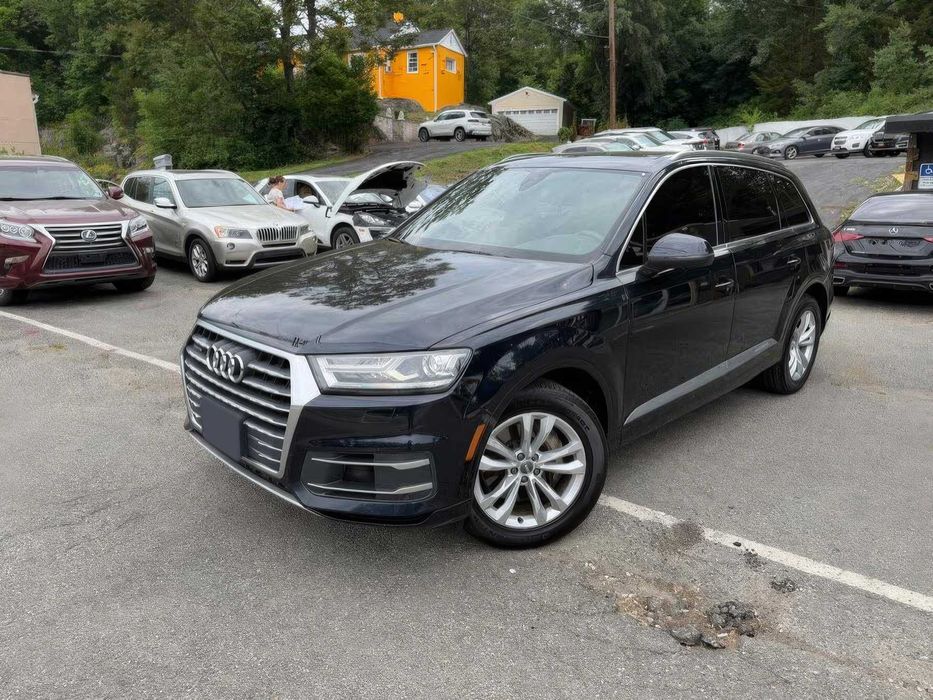 Audi Q7      2017