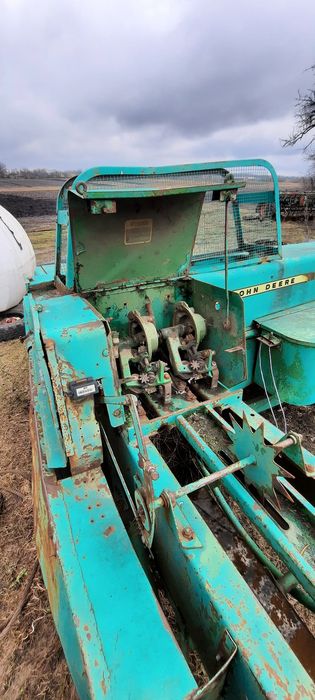 Продам прес подборщик Джон дир