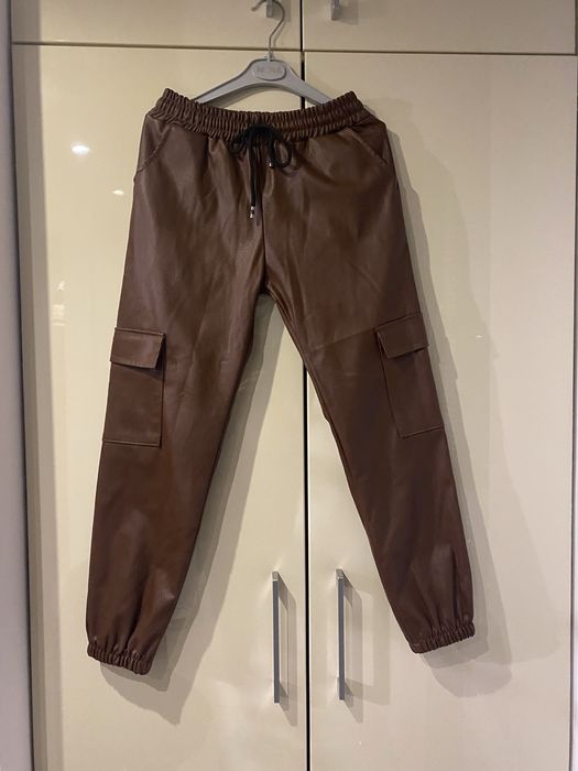 Spodnie skóropodobne czekoladowe