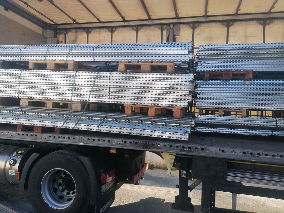 Racks, parteleiras industriais, estantes de armazém