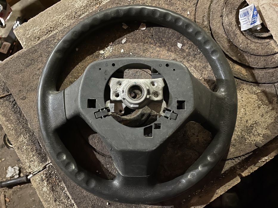 Руль від нісан,тойота