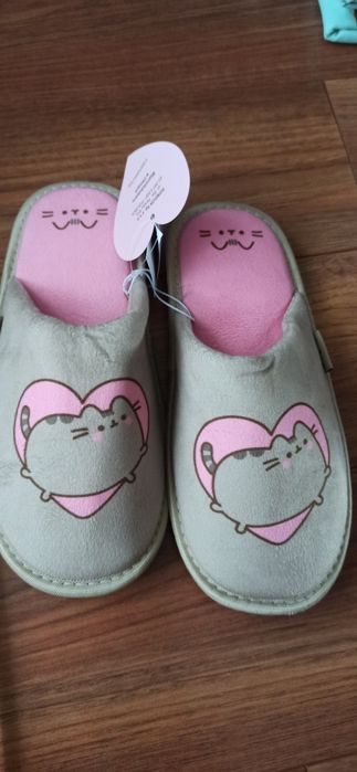 Kapcie Pusheen rozmiar 40 brązowe