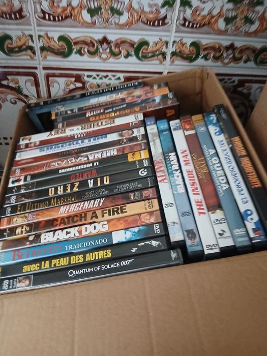 Vende se cartuxos cds discos de vinil e cassetes