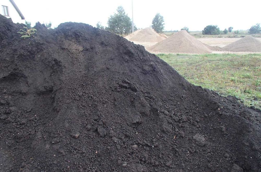 Czarnoziem Kompost Kora Ziemia Piasek.Żwir. Granit Tłuczeń  Gry