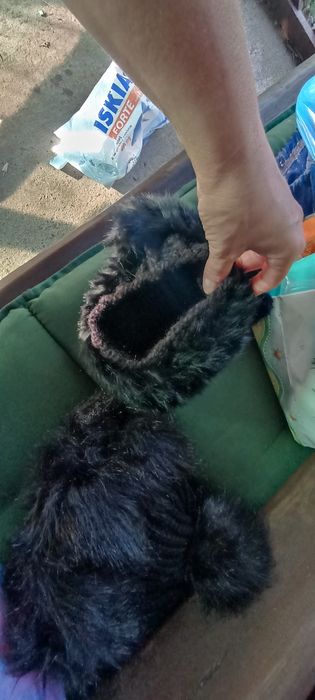 Sprzedam dwie nowe czapki futerkowe