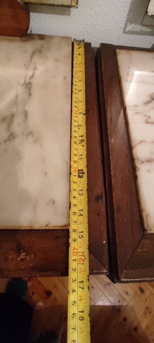 Móveis antigos com mármore