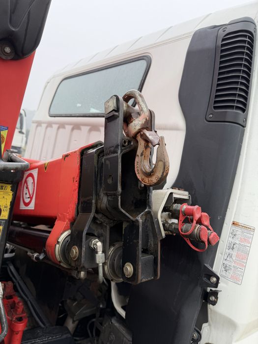 Mitsubishi canter com grua e bascúla