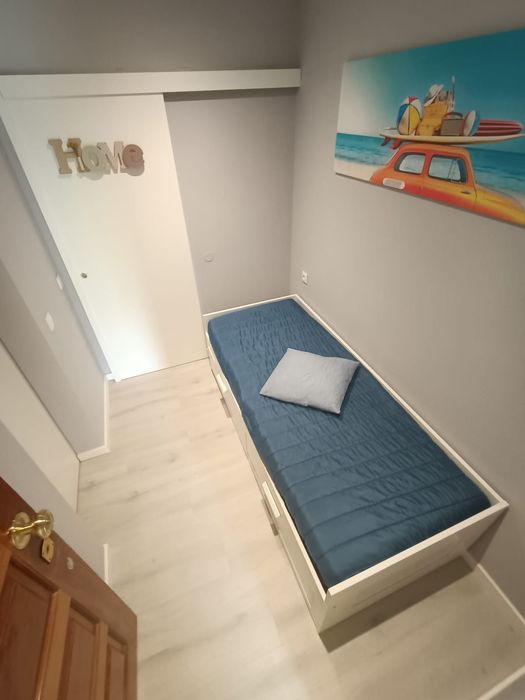 Apartamento T0 remodelado e mobilado
