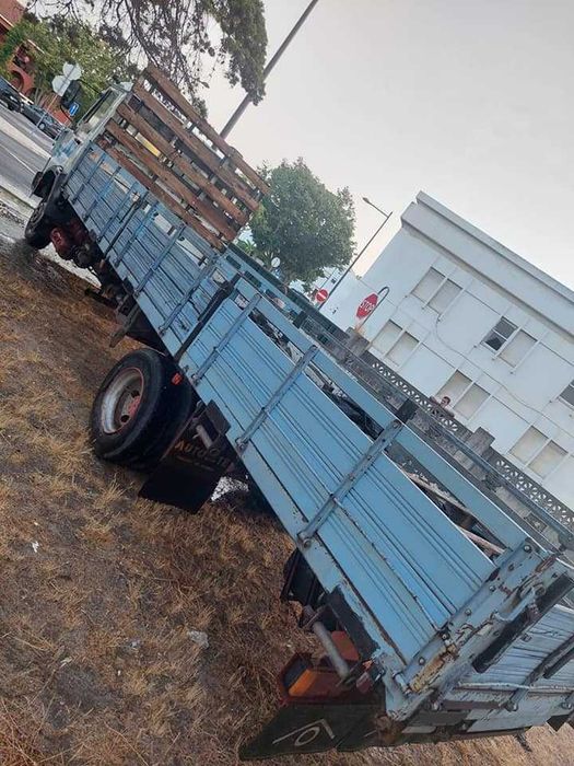 Camião IVECO de  7 toneladas em estado bastante aceitavel, com poucos kilometros.