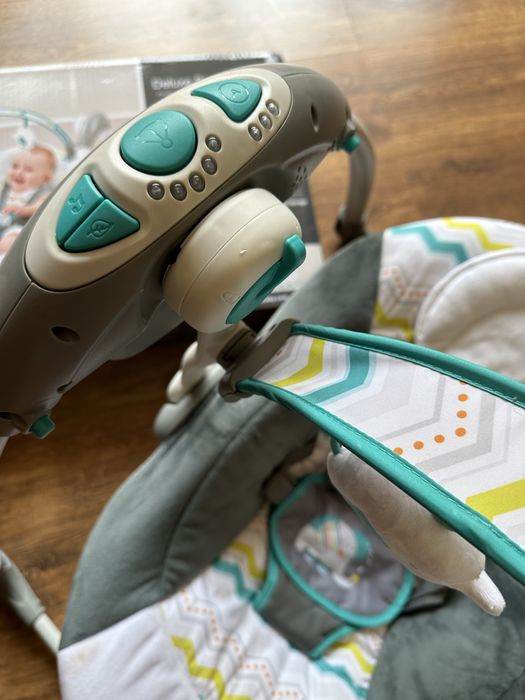 Заколисуючий центр-качель-шезлонг з народження Mastela, сіро-голубий