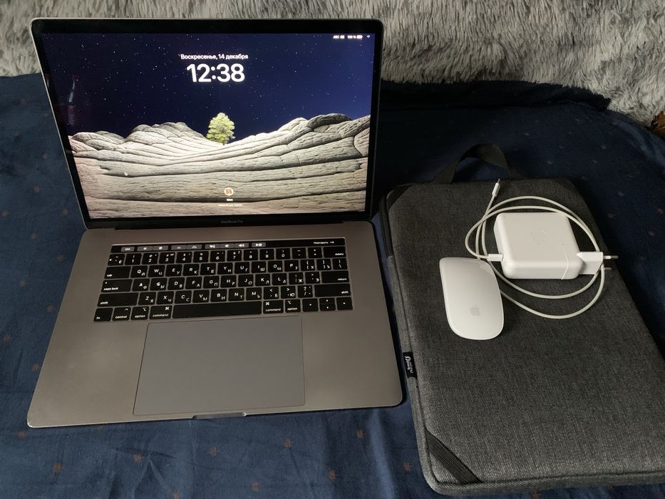 MacBook Pro 15-inch 2018 Touch Bar,Intel Core i7 16GB/512