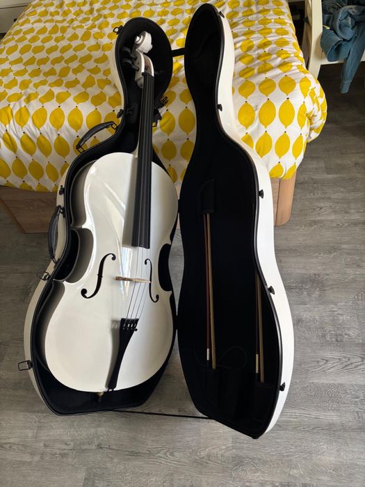 Violoncelo 4/4 Gear4music Branco + Estojo Rígido + 2 Arcos