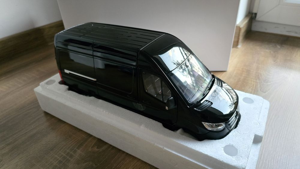 Mercedes Sprinter norev 1/18 minichamps kyosho Otto ottomobile autoart