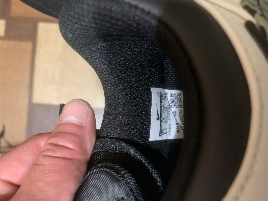 Продам кросівки NIKE