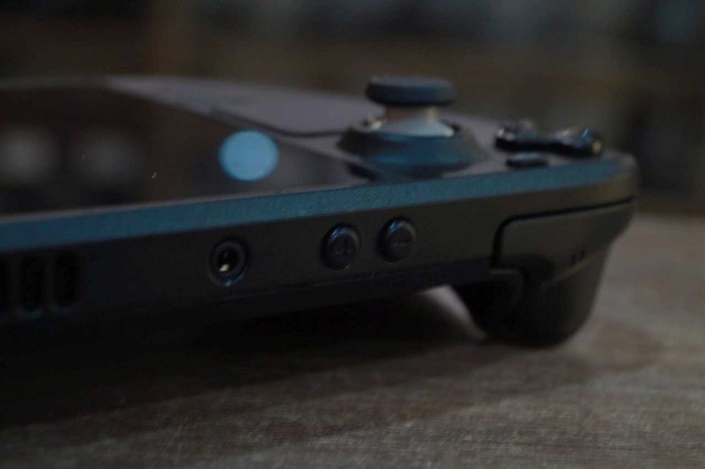Портативна ігрова приставка Valve Steam Deck 64 ГБ TVOYO