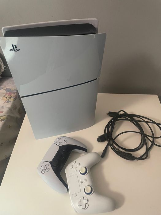 Play station 5 1TB