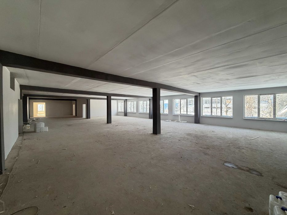 Оренда приміщення 4500 м2 ( можно частинами )