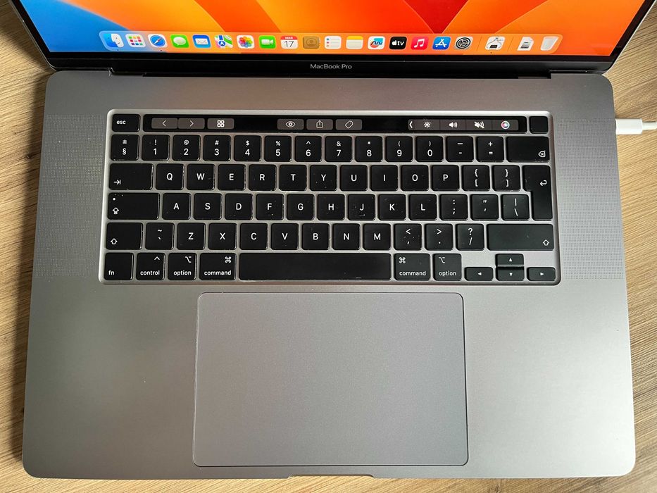 MacBook Pro 16" 16GB / 1TB / Intel Core i9