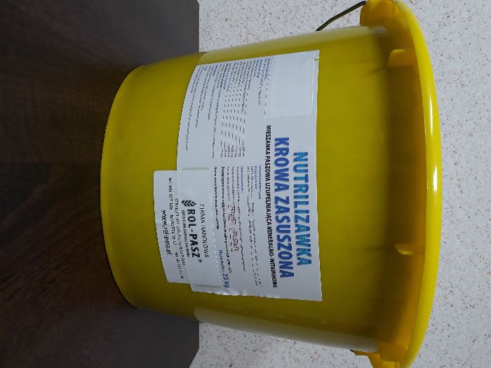 Lizawka dla krów KZ witaminowo-mineralna krowa zasuszona 25kg