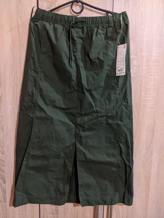 Uniqlo parachute skirt dark green S Спідниця темно зелена розмір S