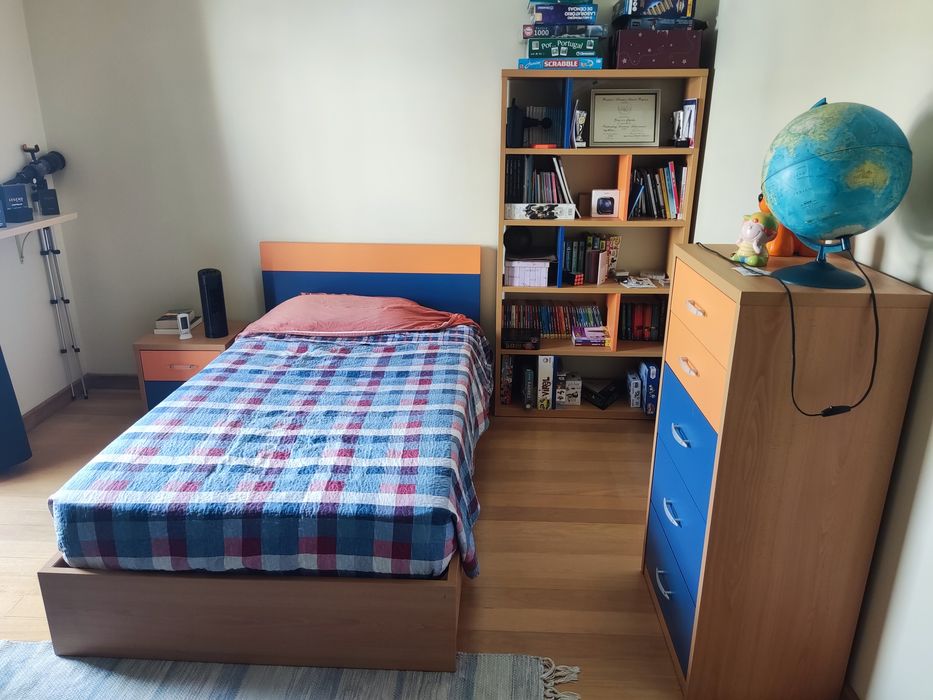 Mobília de quarto de solteiro como novo