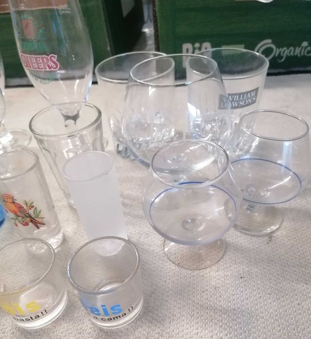 Copos diversos, lote "Chers", tudo por 5€