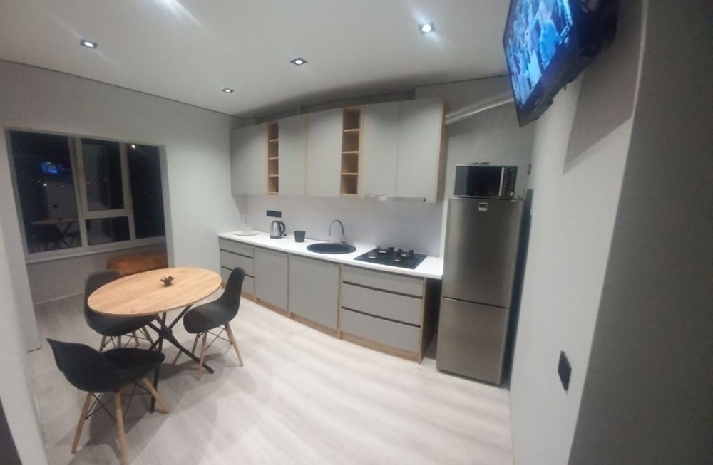 !! Вільно !!ЦЕНТР!!Паркінг!!2 кімнатна євро..Вільно з 26 січня 2026 р