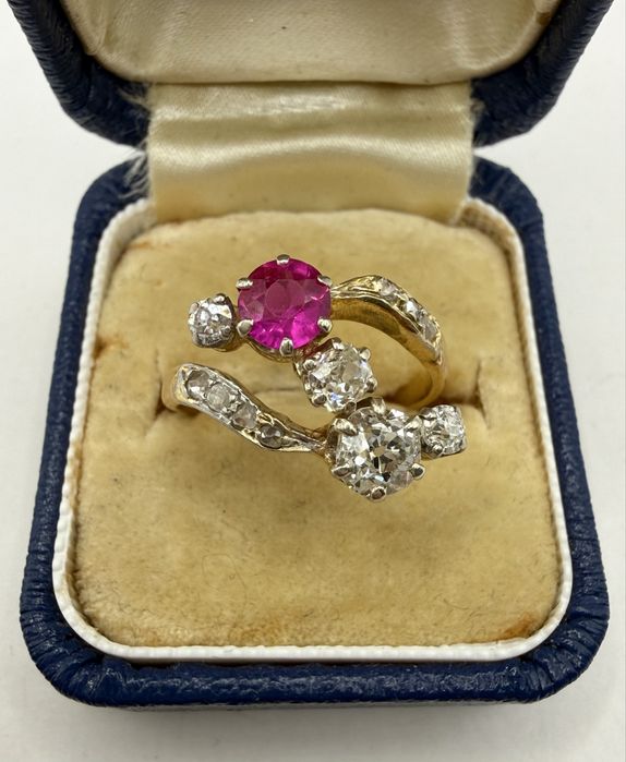Złoty pierścionek antyk 750 z diamentami 1,08ct i synt rubinem 0,20ct