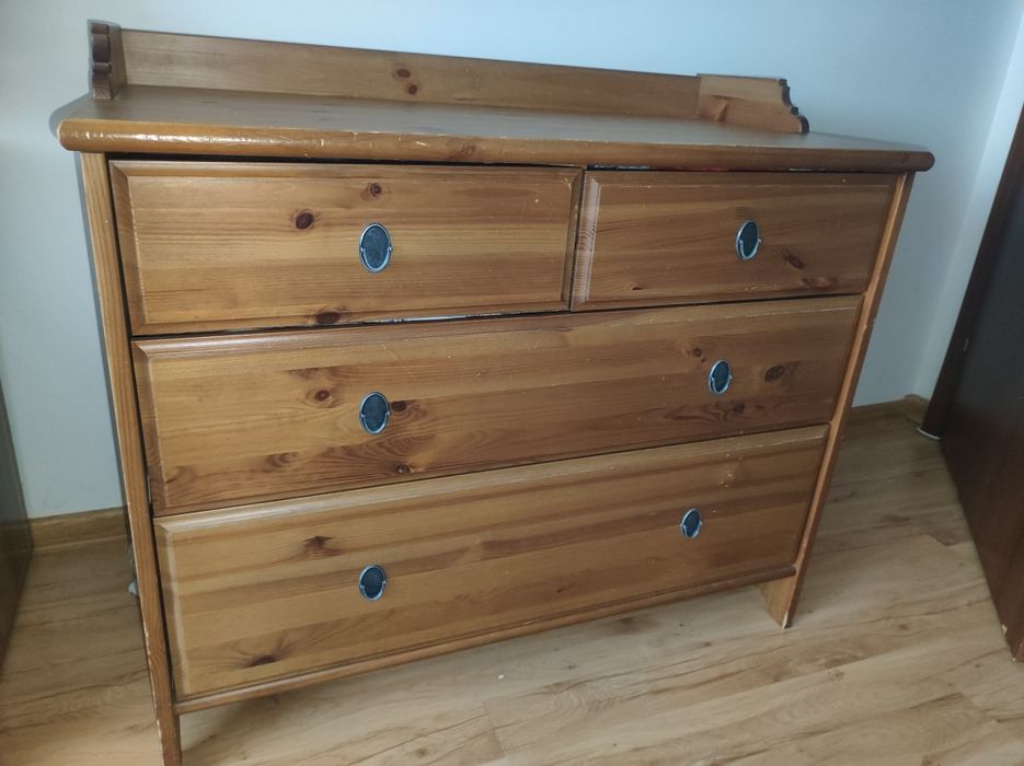 Sprzedam drewnianą komodę