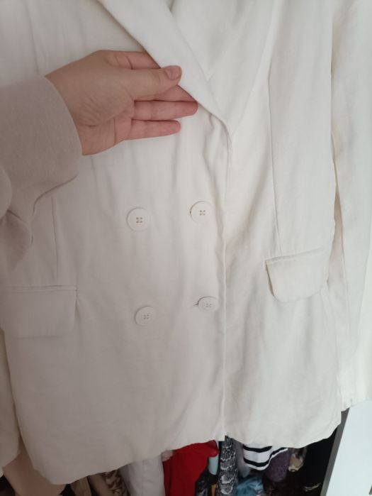 Bershka rozmiar M/L 38/40 kremowa ecru marynarka