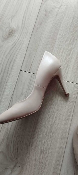 Szpilki Ryłko beżowe roz. 37 czółenka damskie